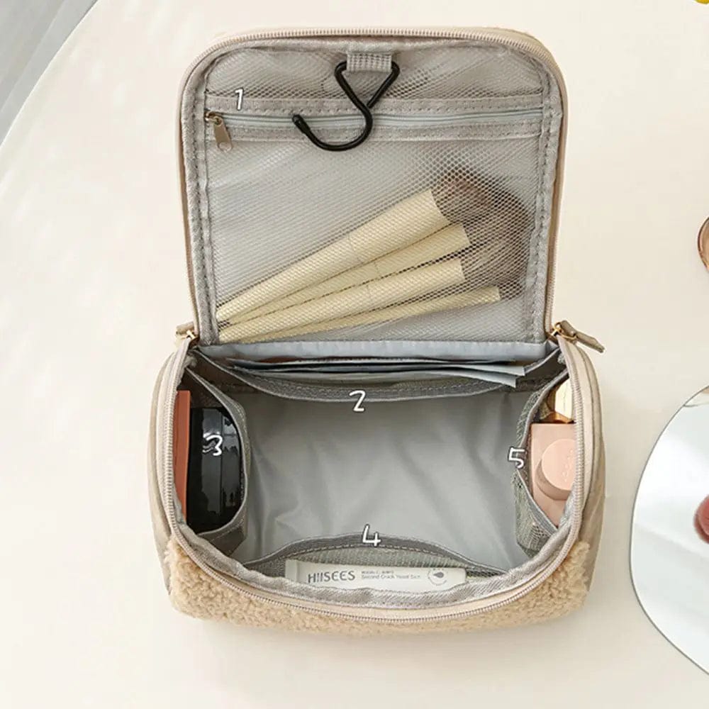 Petite Trousse de Toilette à Suspendre Femme